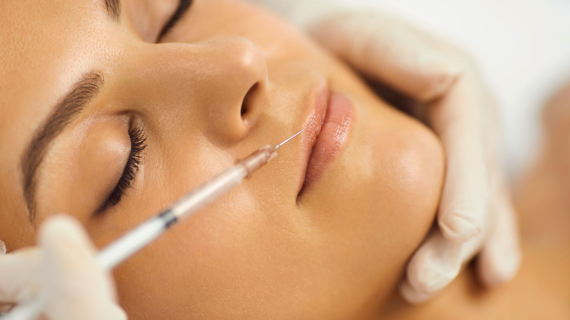 Botoks — redukcja zmarszczek mimicznych (czoło, lwia, kurze łapki) — Evelovi, Zgorzelec